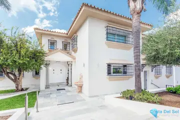 6 bedroom House for Sale in Río Real-41459