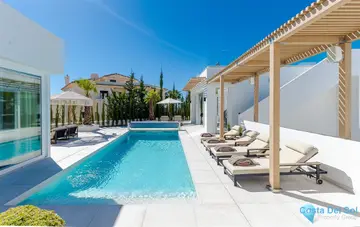 9 bedroom House for Sale in Riviera del Sol-41681
