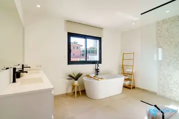 6 bedroom House for Sale in Marbella-41710