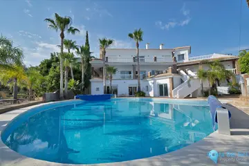 9 bedroom House for Sale in Benalmadena