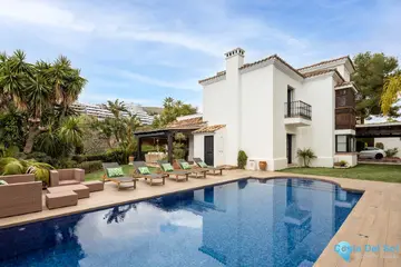 4 bedroom House for Sale in Benahavís