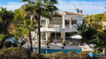 4 bedroom House for Sale in New Golden Mile
