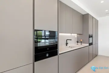 6 bedroom House for Sale in Benahavís-41900