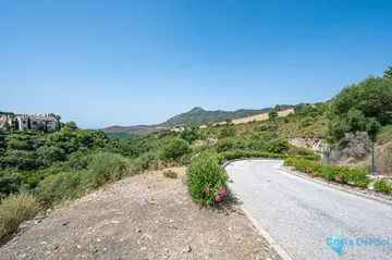 4829m2 Plot for Sale in La Zagaleta-41944
