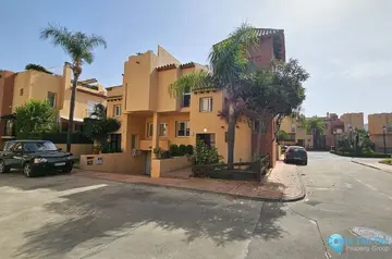 4 bedroom House for Sale in Nueva Andalucía