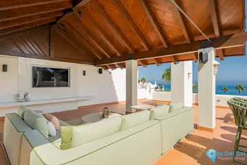 3 bedroom Apartment for Sale in New Golden Mile-42058