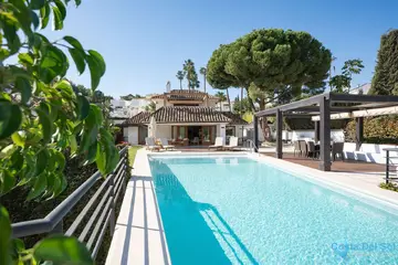 4 bedroom House for Sale in Nueva Andalucía-42065