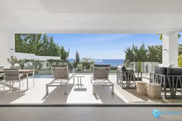 5 bedroom House for Sale in Marbella-42586