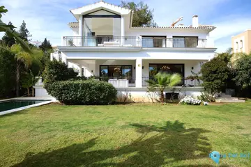 6 bedroom House for Sale in Nueva Andalucía-42754