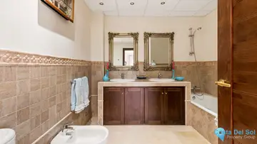 5 bedroom House for Sale in Atalaya-42820