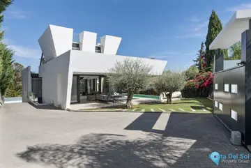 5 bedroom House for Sale in Nueva Andalucía