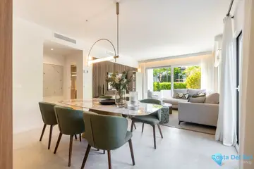 4 bedroom Apartment for Sale in Marbella-43102