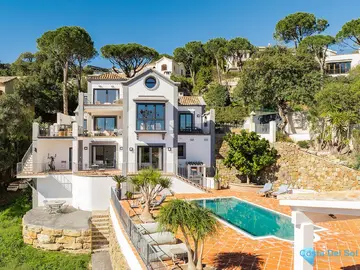 4 bedroom House for Sale in El Madroñal-43194