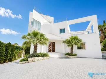 4 bedroom House for Sale in Benahavís