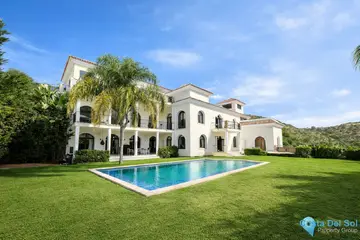 7 bedroom House for Sale in Benahavís