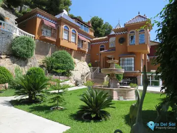 5 bedroom House for Sale in Málaga