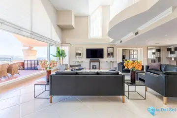 5 bedroom Apartment for Sale in Nueva Andalucía-43792