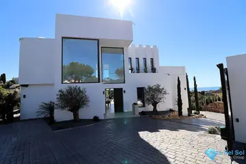 4 bedroom House for Sale in Elviria