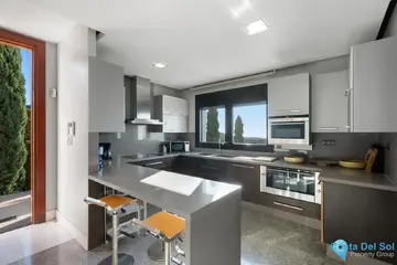 5 bedroom House for Sale in Altos de los Monteros-44000