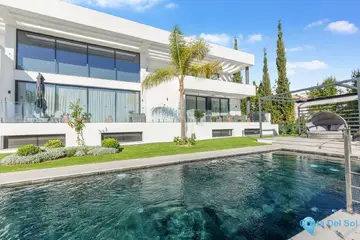 5 bedroom House for Sale in El Paraiso