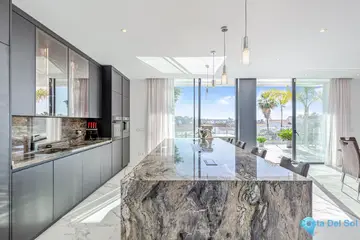 5 bedroom House for Sale in El Paraiso-44028