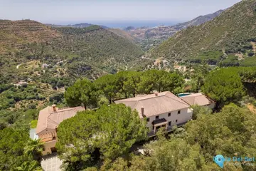 9 bedroom House for Sale in Ojén
