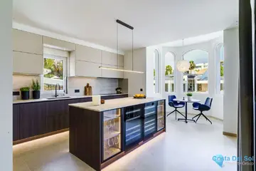 6 bedroom House for Sale in Nueva Andalucía-44228