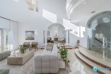 7 bedroom House for Sale in Nueva Andalucía-44239