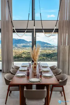 6 bedroom House for Sale in La Mairena-44309