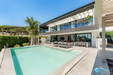 4 bedroom House for Sale in Nueva Andalucía