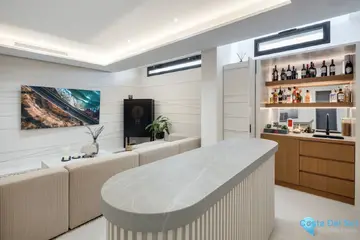 5 bedroom House for Sale in Nueva Andalucía-44700