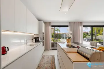 5 bedroom House for Sale in Nueva Andalucía-44707