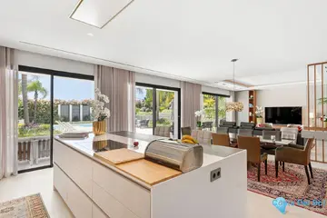 5 bedroom House for Sale in Nueva Andalucía-44709
