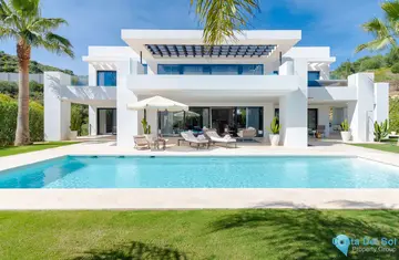 6 bedroom House for Sale in Nueva Andalucía-44942