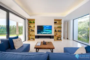 6 bedroom House for Sale in Nueva Andalucía-44945