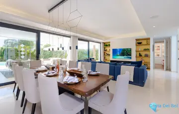 6 bedroom House for Sale in Nueva Andalucía-44947