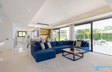 6 bedroom House for Sale in Nueva Andalucía-44950
