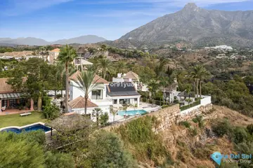 4 bedroom House for Sale in The Golden Mile-44953