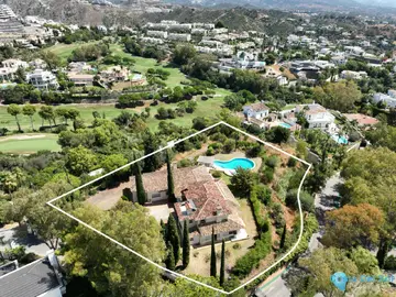 4612m2 Plot for Sale in Benahavís-45001