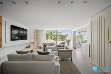 3 bedroom Apartment for Sale in The Golden Mile-45017