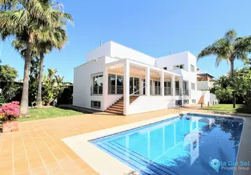 6 bedroom House for Sale in San Pedro de Alcántara