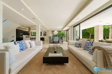 6 bedroom House for Sale in Nueva Andalucía-45314