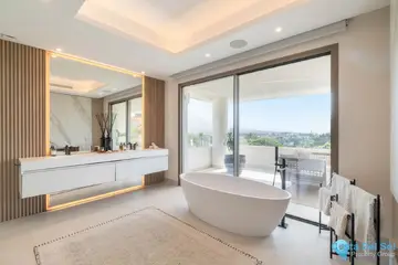 4 bedroom House for Sale in Nueva Andalucía-45333
