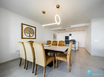7 bedroom Apartment for Sale in Aloha-45352