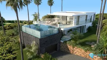 5 bedroom House for Sale in Cabopino