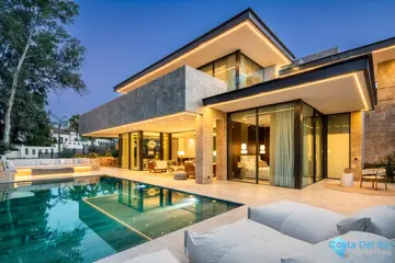 5 bedroom House for Sale in Nueva Andalucía-45387