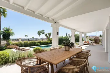 5 bedroom House for Sale in Nueva Andalucía