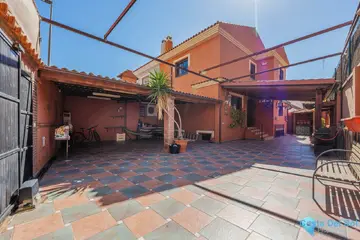 6 bedroom House for Sale in Puerto de la Torre