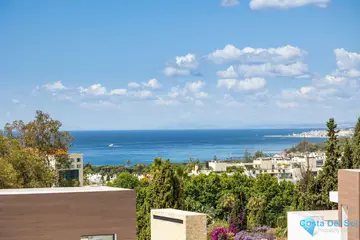 4 bedroom House for Sale in The Golden Mile
