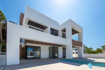 4 bedroom House for Sale in The Golden Mile-45628